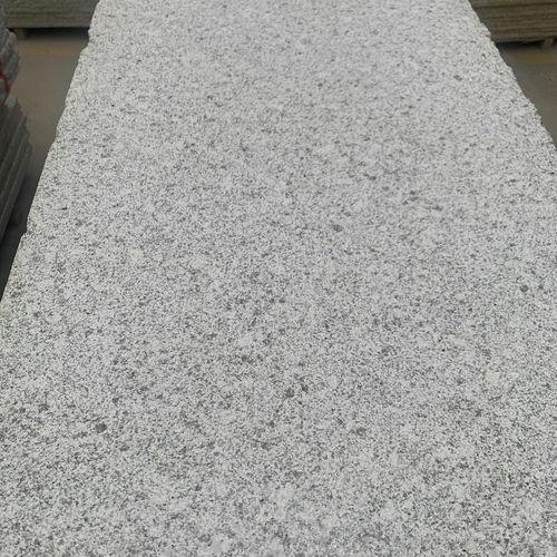 湖北隨州白麻大花白麻荔枝面外墻干掛石材的應(yīng)用與優(yōu)勢